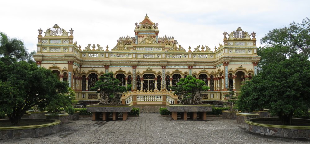 Vinh Trang Pagoda, near Mỹ Tho city, southern Vietnam