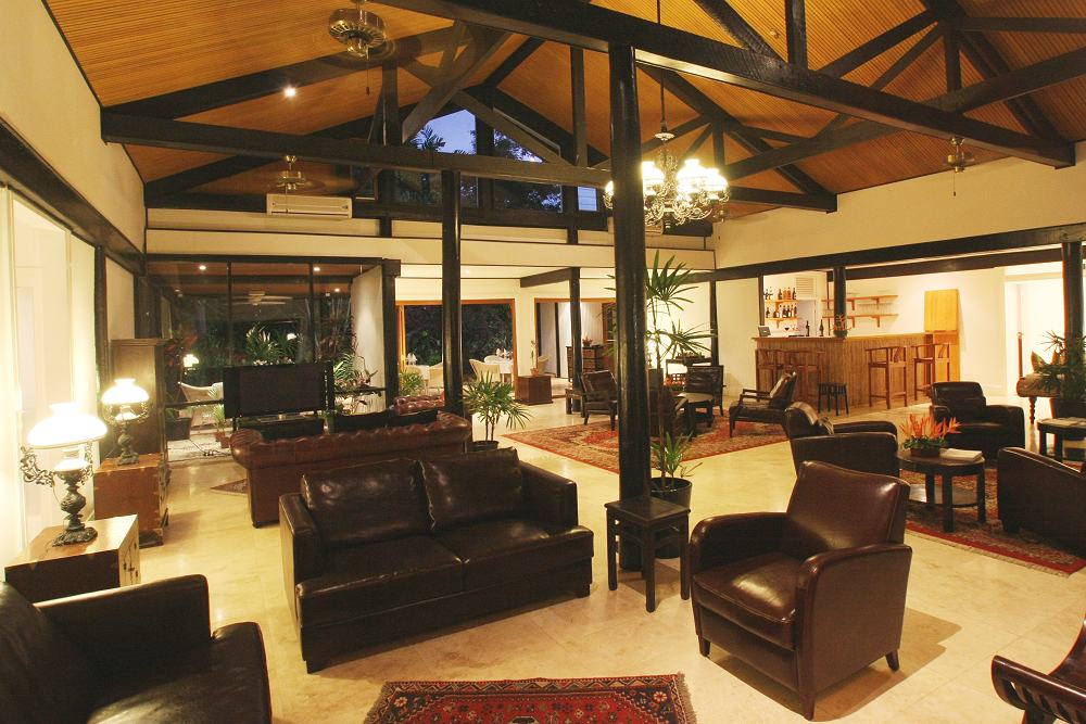 Lobby Lounge - Fiji Orchid.
