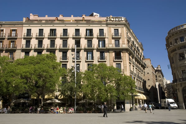 Overview - Hotel Colon.  Photo copyright Hotel Colon.