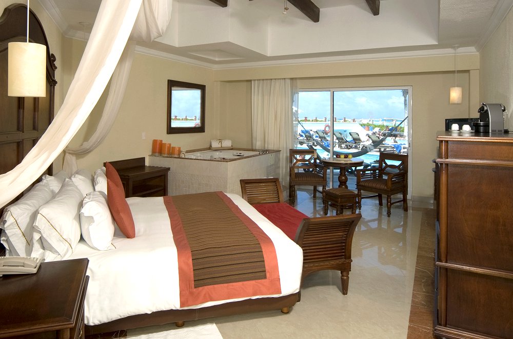 Royal Junior Suite Swim Up Beachfront From Photo Gallery