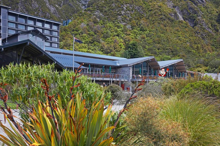 Hermitage Mount Cook - Hermitage Mount Cook. Copyright Hermitage Mount Cook.