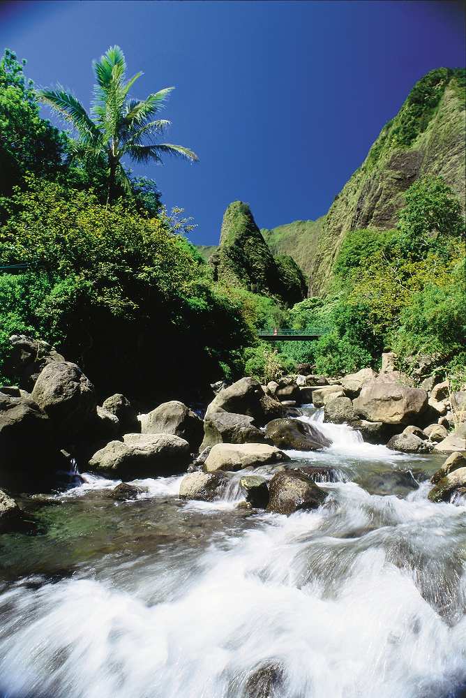 The Needle at Iao Valley State Park - Iao Valley State Park. Copyright Hawaii Tourism Authority (HTA) / Ron Dahlquist.