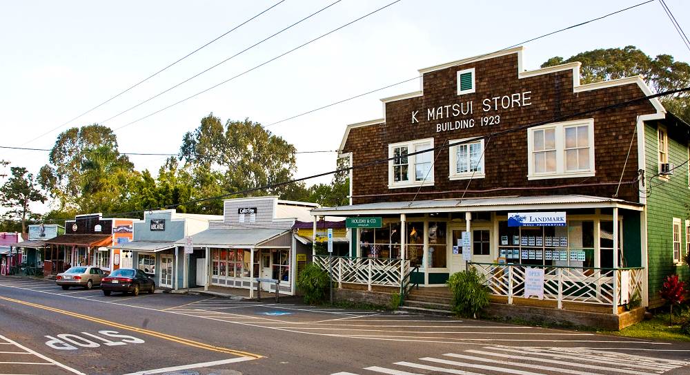 Shops in Makawao - Makawao Town. Copyright Hawaii Tourism Authority (HTA) / Tor Johnson.