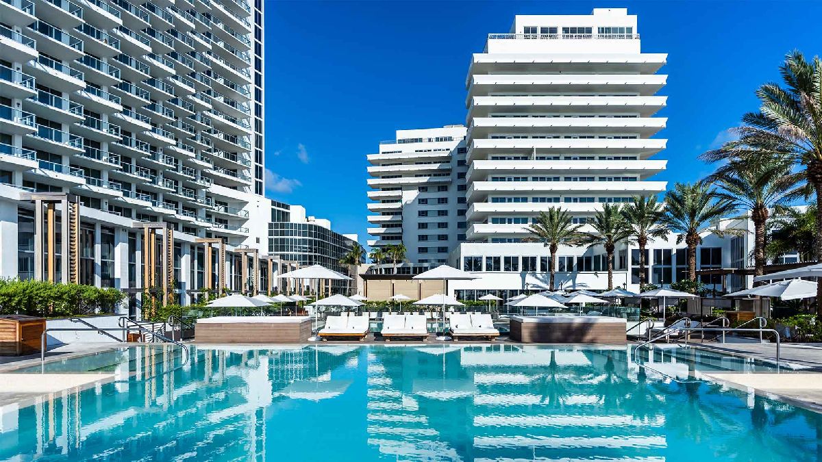 Palladium Pool - Nobu Hotel Miami Beach. Copyright Nobu Hotel Miami Beach.