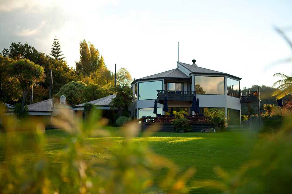 Solitaire Lodge - Solitaire Lodge. Copyright Solitaire Lodge.