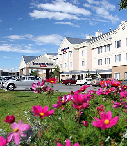 Entrance - SpringHill Suites Anchorage Midtown. Copyright Marriott.