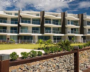 Marina Shores Airlie Beach