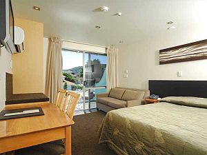 Trailways Hotel Nelson