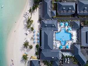 Muri Beach Club Hotel